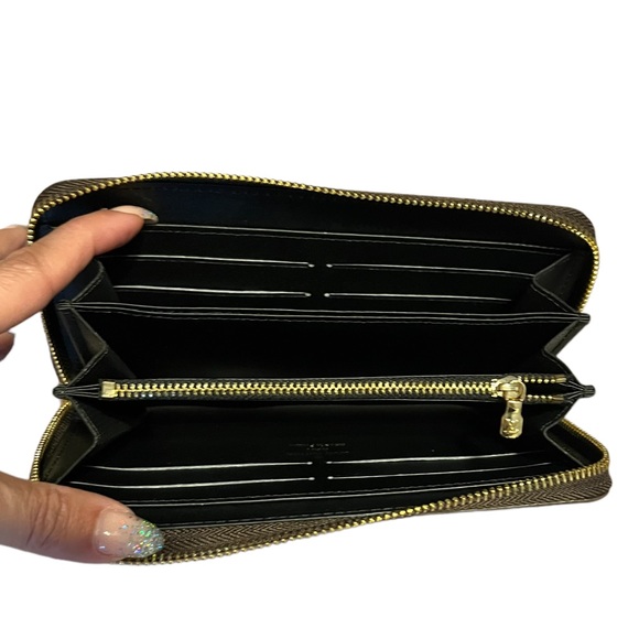 Louis Vuitton zip wallet - Picture 4 of 4
